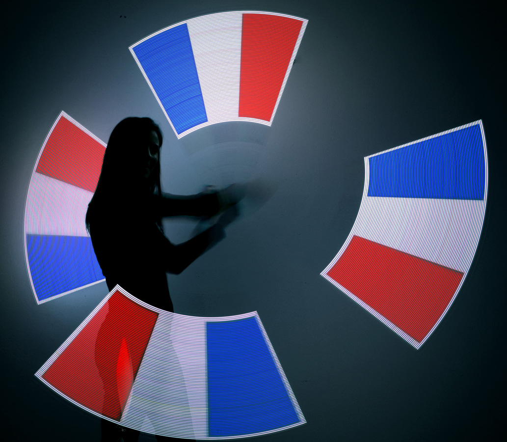 Visual graphics pois bandiera francese.jpg