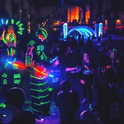 animazione futuristica itinerante con Robot LED