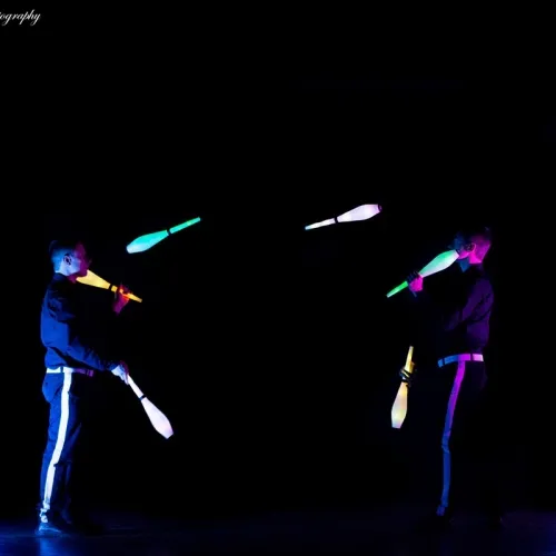 artisti-circo-luci-led