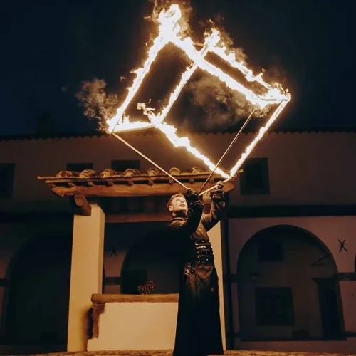 Cubo-di-fuoco-gigante