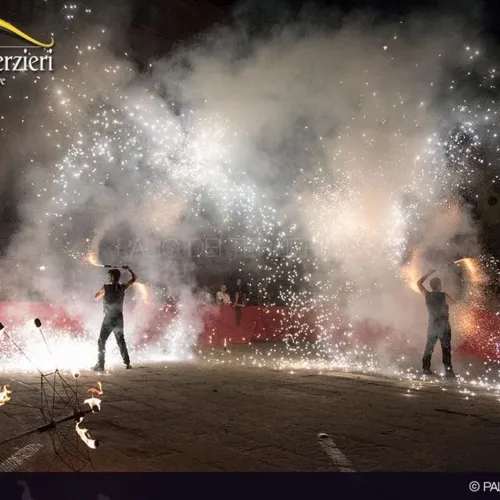 Danza-e-Spettacolo-di-fuoco-festa-medievale-citt-della-pieve