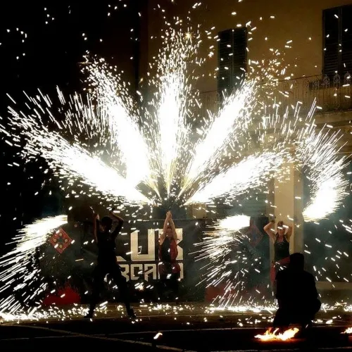 Esibizione medievale effetti pirotecnici