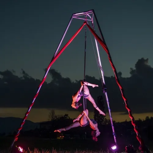 intermezzo-aerea-show per villaggio turistico e resort