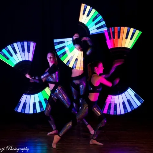 Led-spettacolo-luminoso-giocoleria