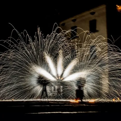 Lux Arcana giochi di fuoco ed effetti speciali