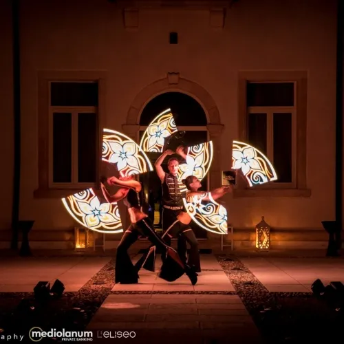 spectacle-de-lumire-avec-des-lumires-LED