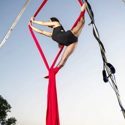 spettacolo Danza Aerea con tessuti