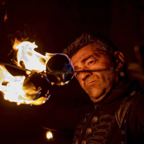 Spettacolo di Fuoco con Pois