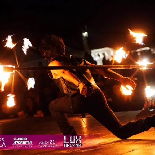 Spettacolo-di-fuoco-e-di-luce (59)