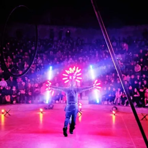 Spettacolo per evento di piazza con luce lightdance