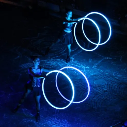 Spettacolo per evento di piazza con luce 