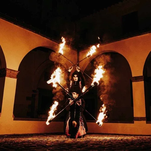 Streghe-con-bastoni-infuocati-rievocazione