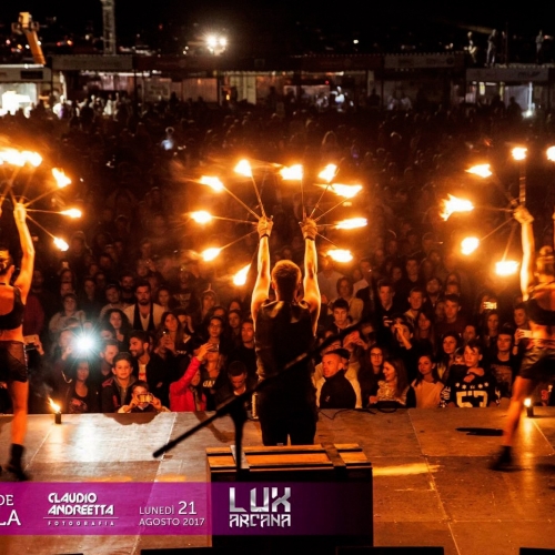 2-Spettacolo-di-fuoco-verona-grande-palco